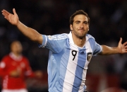 开云官网-跨界星光，当迪巴拉现身NBA季后赛之夜