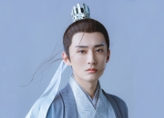 开云下载-当引擎咆哮时，他在球场投下寂静—致敬F1街道赛之夜，切特打出的生涯之夜