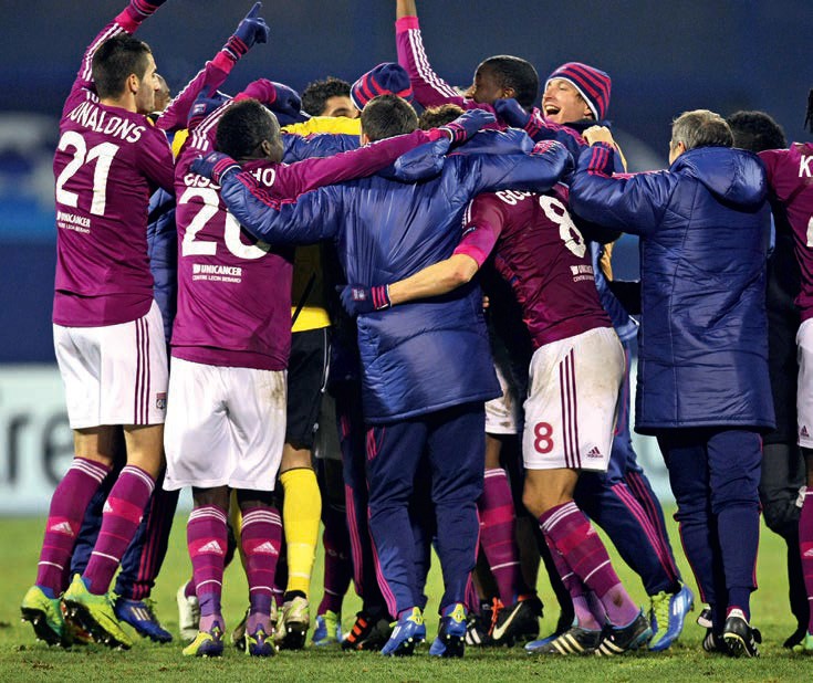 伊斯坦布尔客场战平里昂，暂时积分无变化的简单介绍