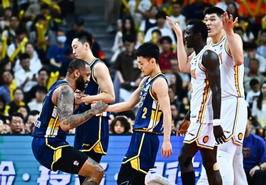 球队连败局面不乐观，球员面临压力巨大的简单介绍