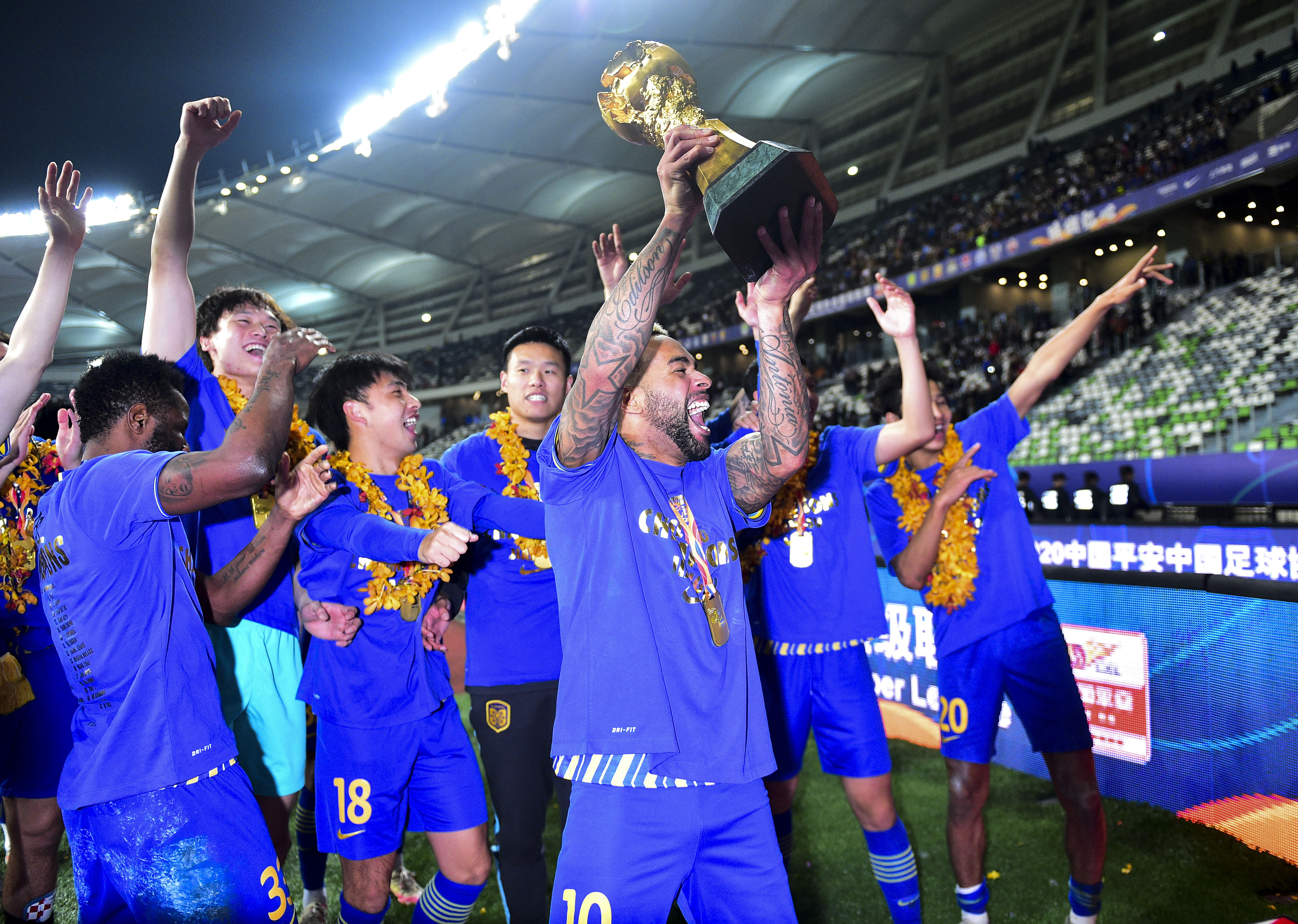 关于江苏苏宁遭遇连败危机，寻求突破的信息