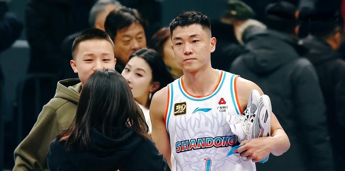 福建队轻取热火,高诗岩状态火热 福建队轻取热火,高诗岩状态火热