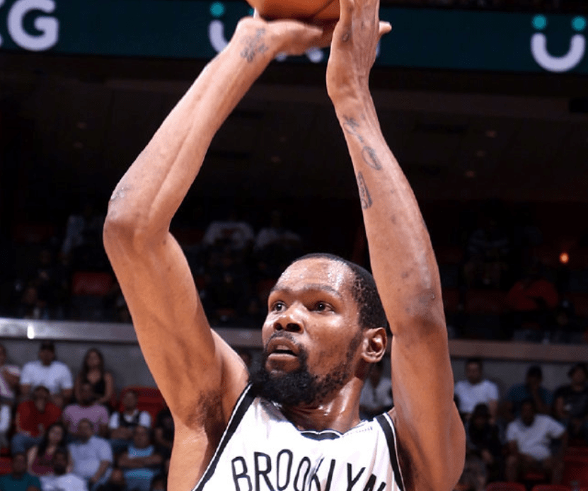 辽宁队完胜江苏队，杜兰特惊艳四座