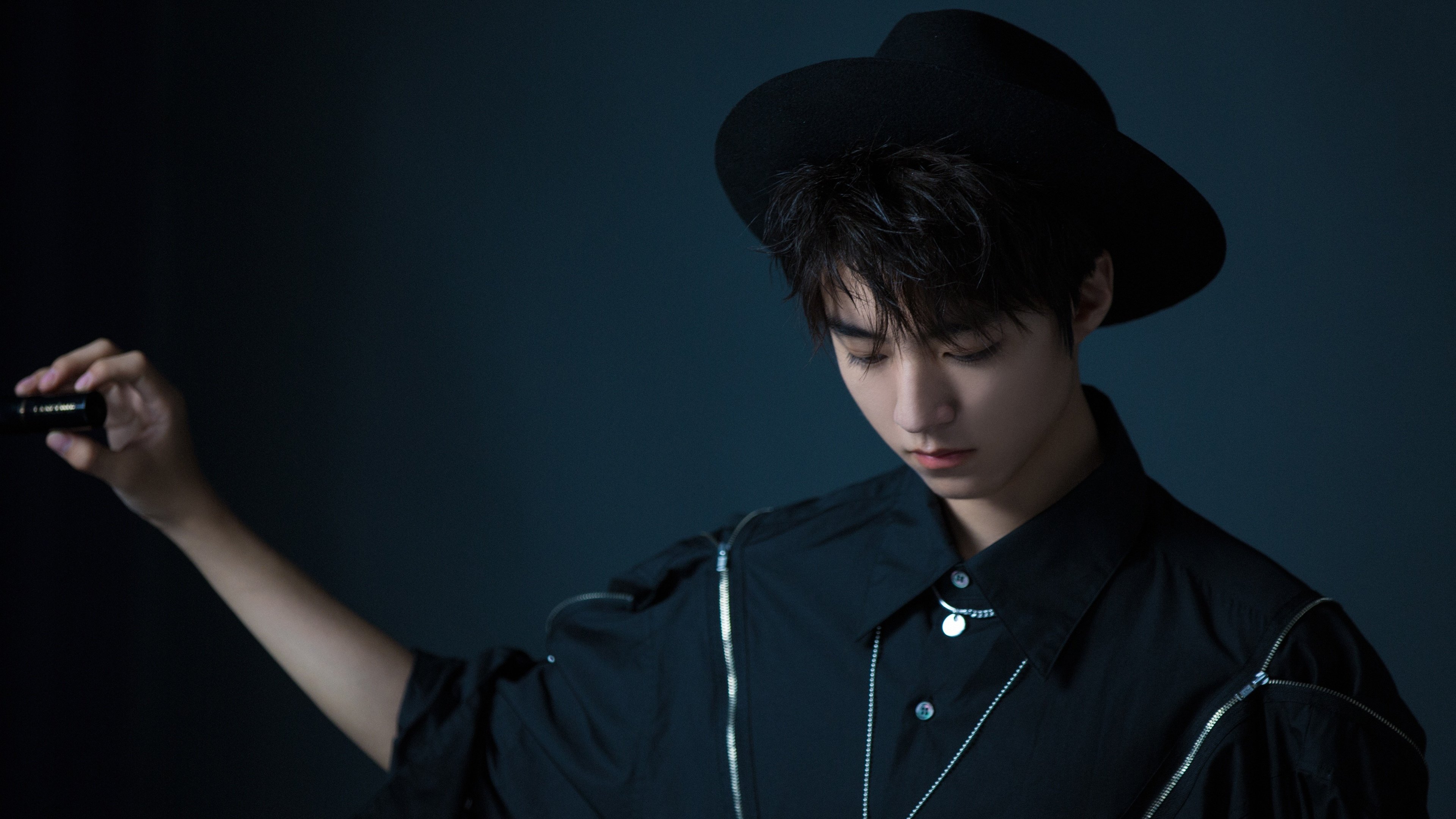 富安健洋关键先生显威，丹麦突围厄瓜多尔晋级之路