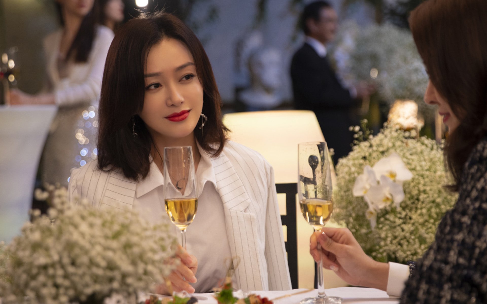 关键节点爆发!爱德华兹连续得分助雄鹿力克步行者