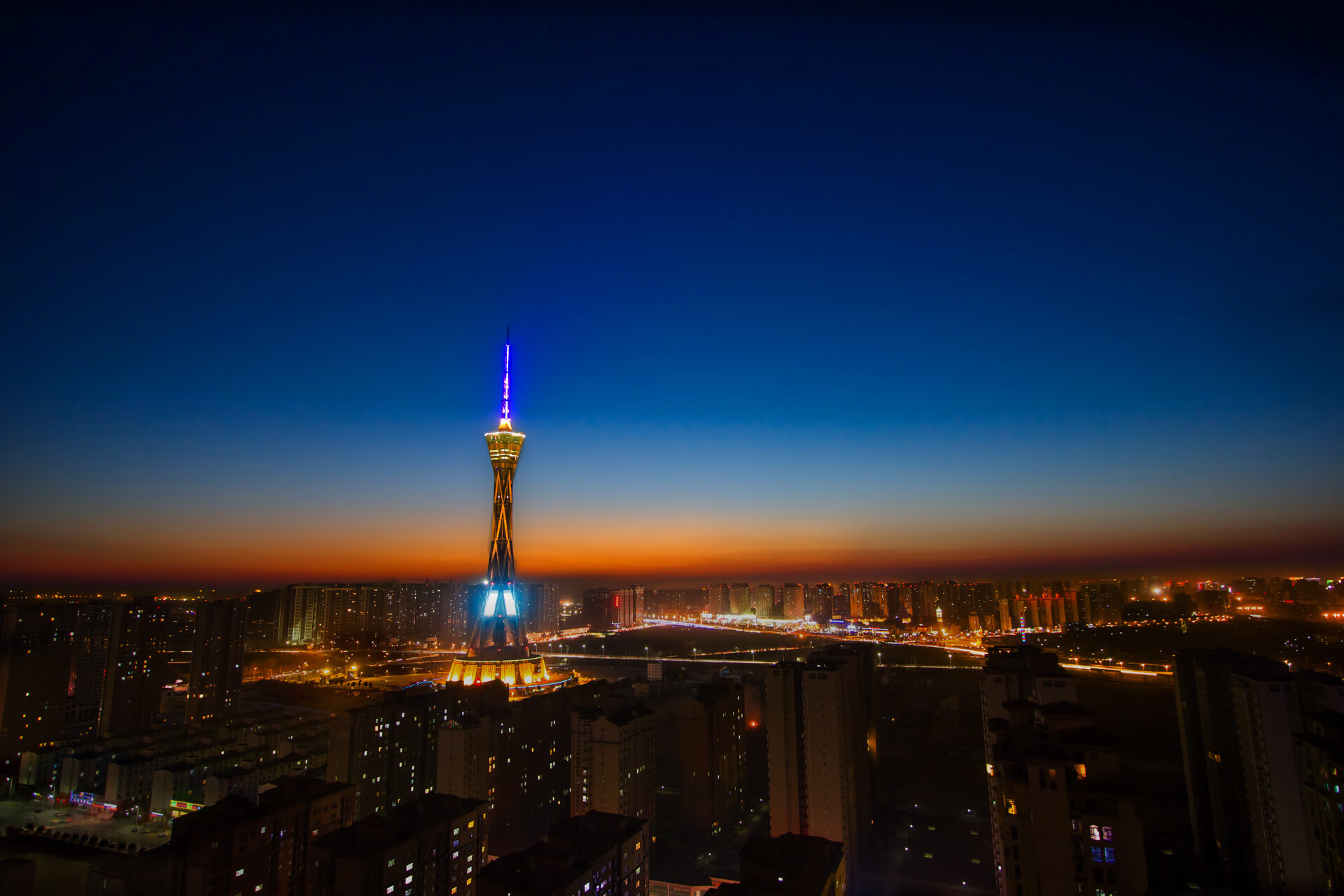 关键节点爆发!爱德华兹连续得分助雄鹿力克步行者