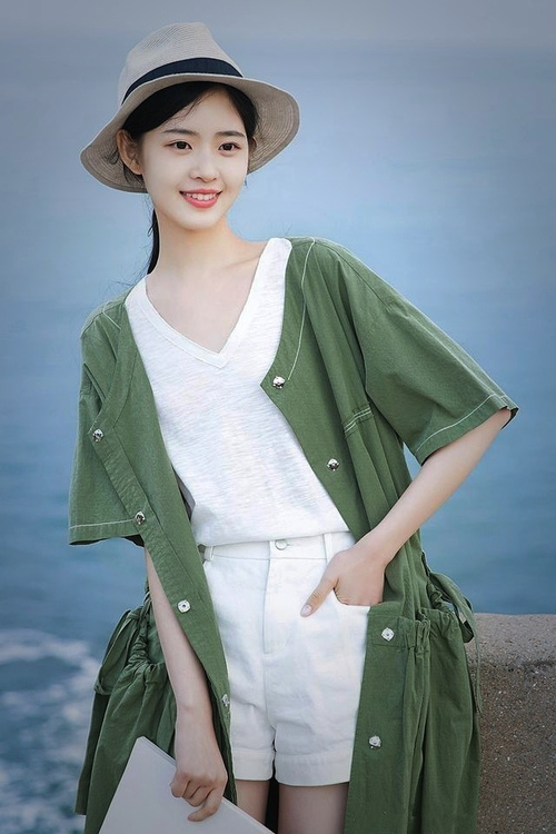 霍勒迪关键先生本色尽显，尼克斯客场力擒灰熊夺胜