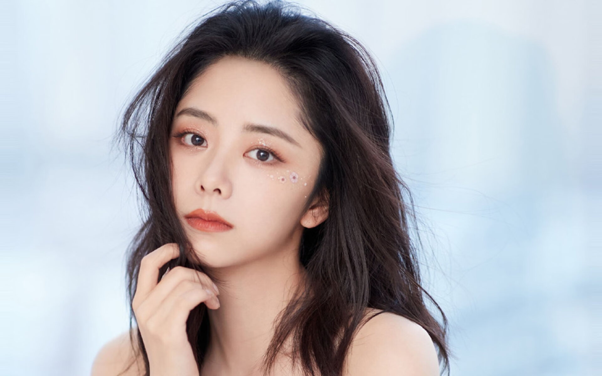 死亡缠绕！伦纳德49+12+7+6统治攻防，鹈鹕加时险胜步行者止连败